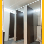 8 bay luxury toilet trailer